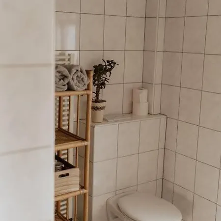 Zentrales Haeuschen Mit Garten *