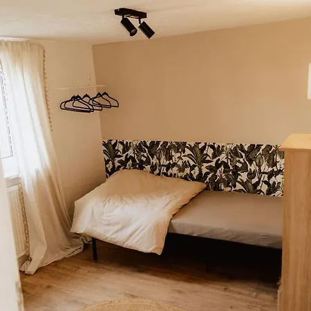 Feriehus Zentrales Haeuschen Mit Garten *